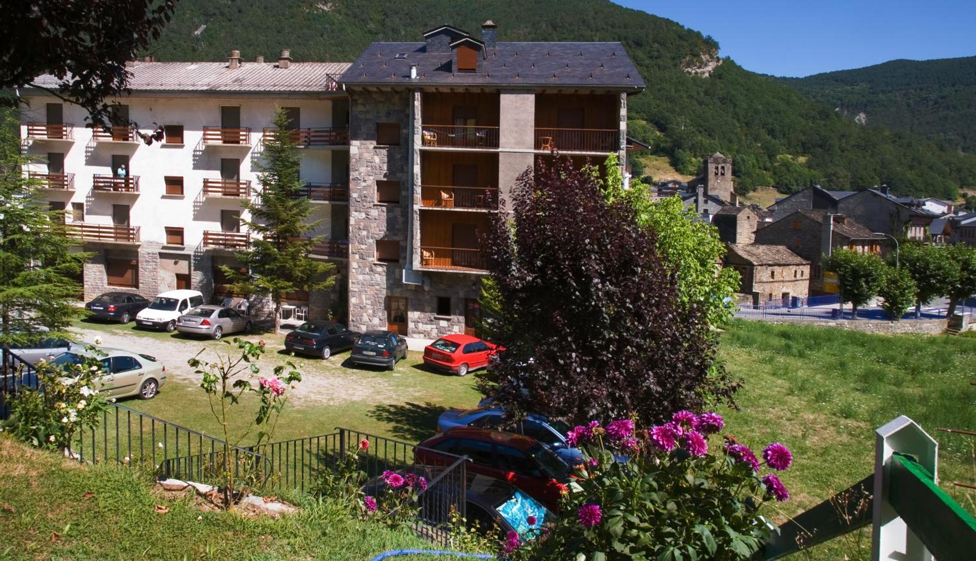 Hotel Latre Broto Exterior photo