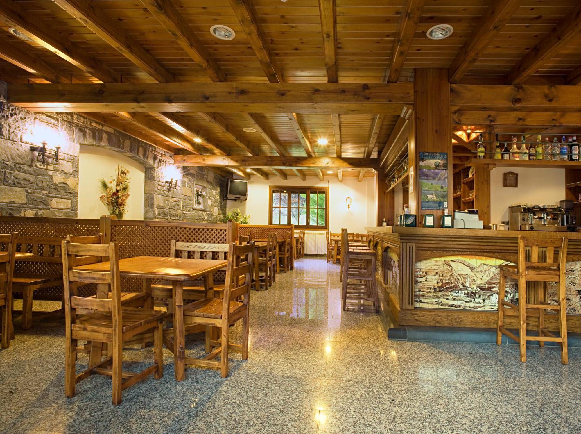 Hotel Latre Broto Exterior photo
