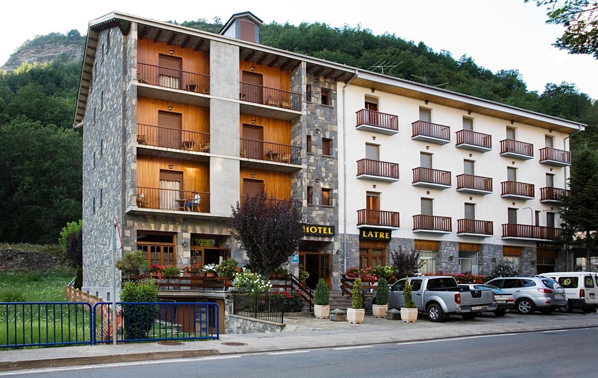 Hotel Latre Broto Exterior photo